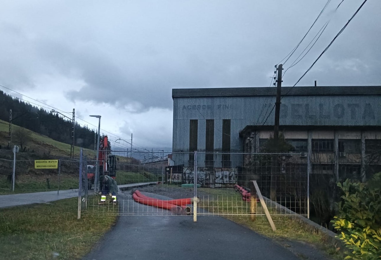 Oharra herritarrei: Bellota eta Lekuona baserriaren arteko bidegorria aldi baterako itxita