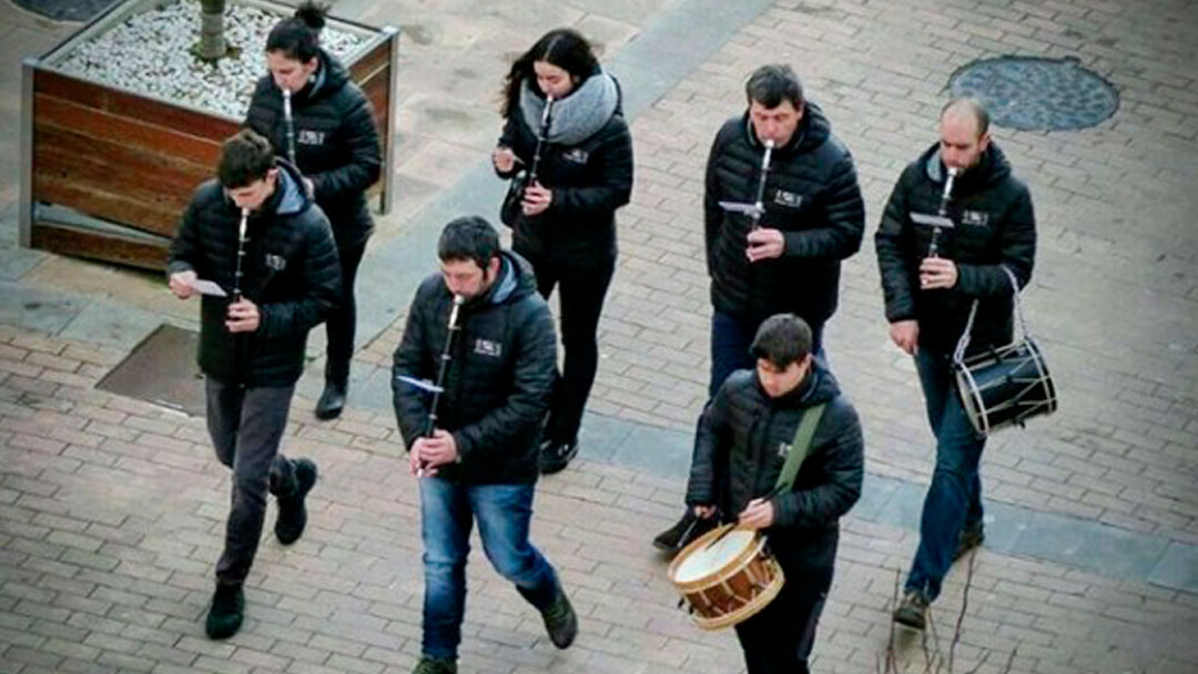 Goiz Deia Txistulari taldearen goiz-eresia Hegialden otsailaren 22an