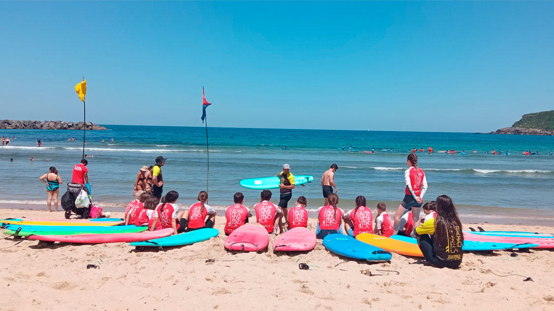 Oferta de verano en el Servicio para Adolescentes: Karting, Aquapark y Padel Surf. Inscripción 17 y 18 de junio en el Gazte-txoko