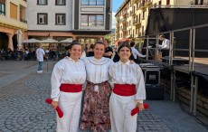 Legazpiarrak presente Zarauzko Aurresku Txapelketan eta Donostiako Euskal jaian