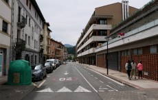 El Ayuntamiento comienza a dar pasos para reurbanizar la segunda fase de la calle Aizkorri