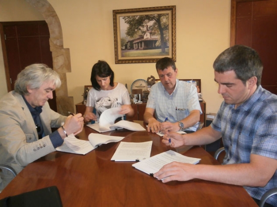 El Ayuntamiento de Legazpi ha firmado un convenio para construir el deposito de agua de Urtatza