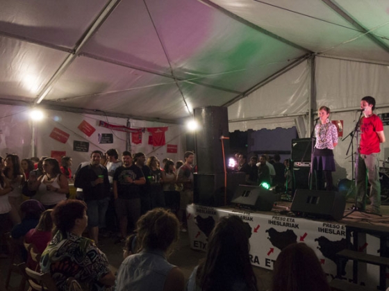 Muchas proposiciones en la primera reunión de fiestas