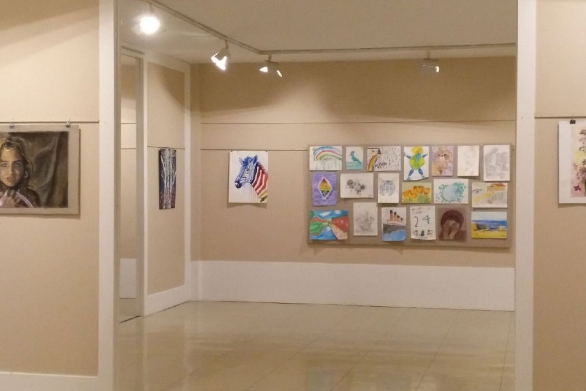 Marrazketa eta Pintura ikasleen lanen erakusketa Kultur Etxean, ekainaren 1etik aurrera zabalik