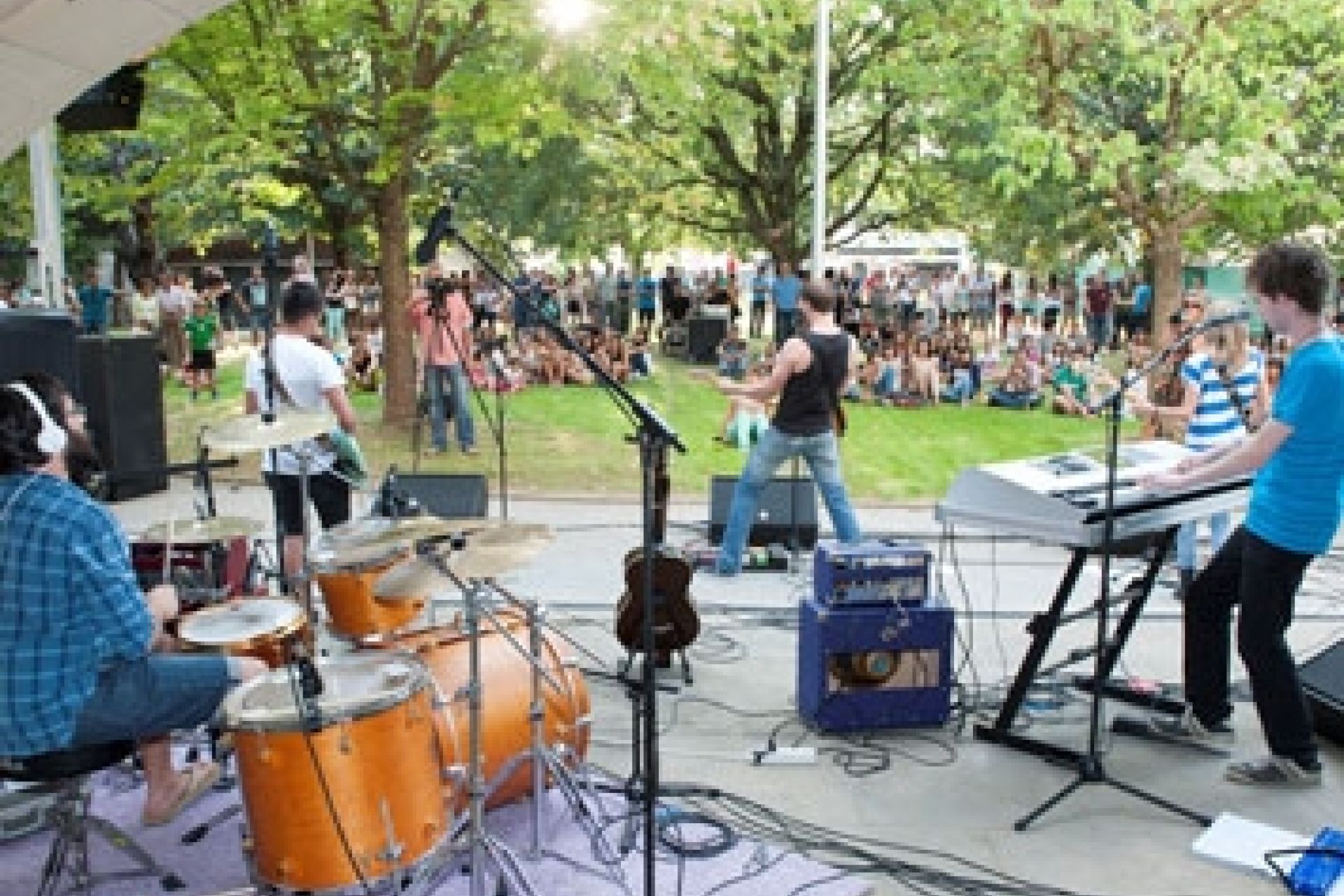 Inaugurazio jendetsua izan zuen Agirre‐Etxeberri parkeak