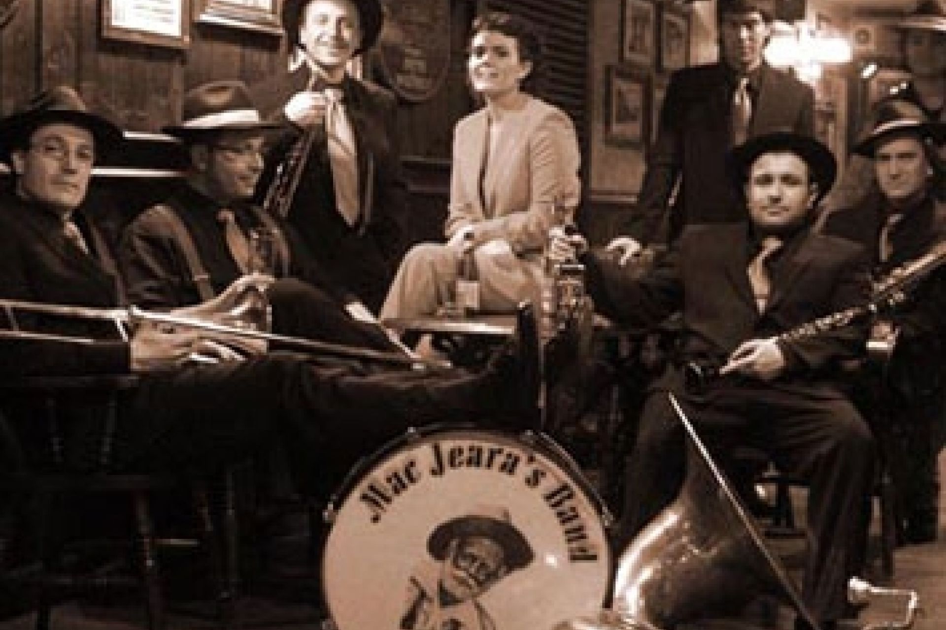 Uztailaren 23an Mac Jeara´s Band Urtatzar parkean