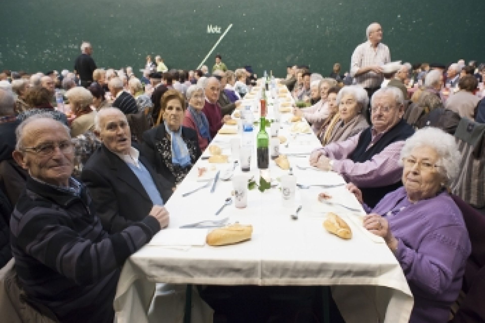 Datorren astelehenetik aurrera eman ahal izango da izena 80 urtetik gorakoen bazkarirako