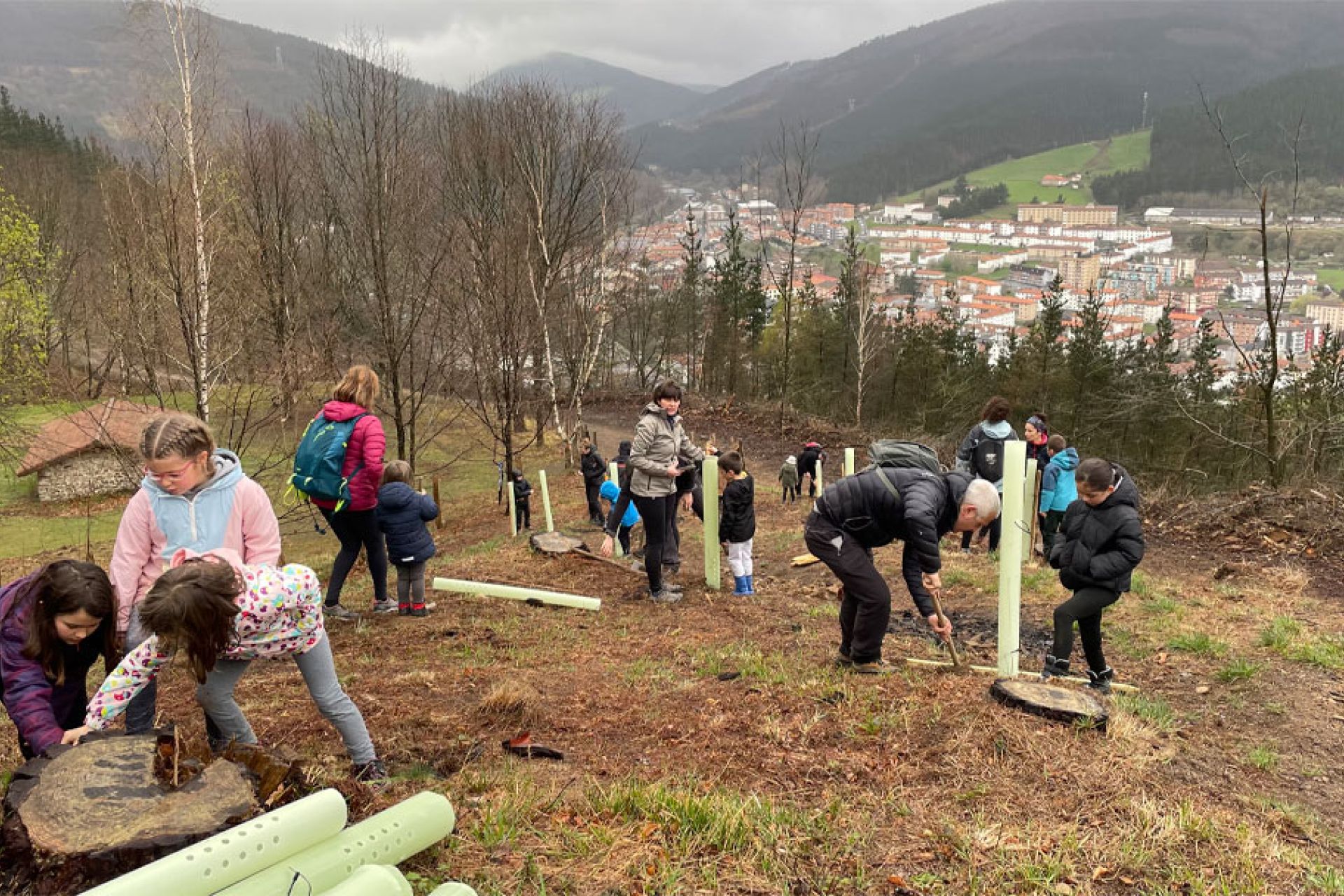 Familia plan ezin hobea martxoaren 7an Legazpin: Zuhaitz Eguna, paseoa eta azokan askaria