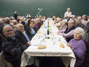 Datorren astelehenetik aurrera eman ahal izango da izena 80 urtetik gorakoen bazkarirako
